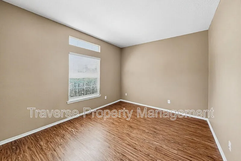 3 bed, 2.0 bath, 1882 sqft, $2,095 — Photo 4