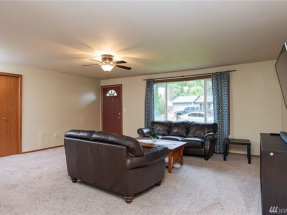 4th image of 203 Alder Ln N