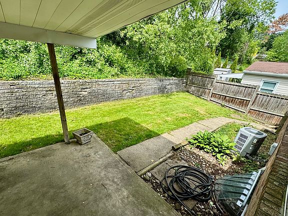 3rd image of 3832 Louisa St