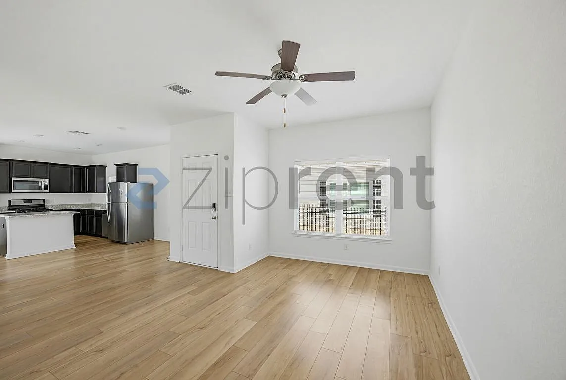 4 bed, 2.5 bath, 2400 sqft, $1,526 — Photo 1