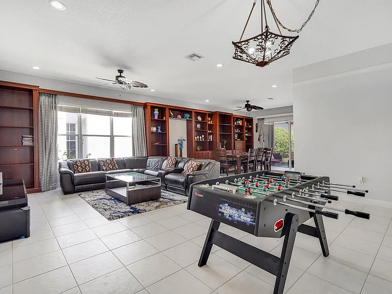 19084 Skyridge Cir — Photo 5