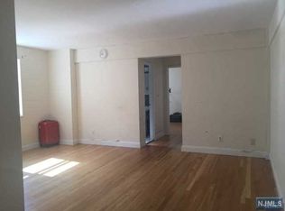 2215 N Central Rd #A5-215A, Fort Lee, NJ 07024