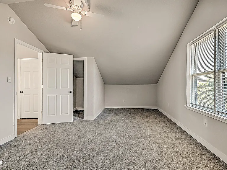 488 Virgil Ave — Photo 24