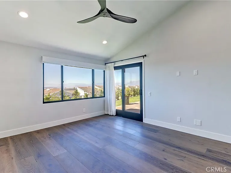 22831 Mariano Dr — Photo 11