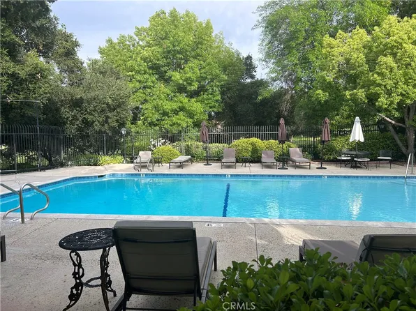 23663 Park Capri Unit 135, Calabasas, CA 91302