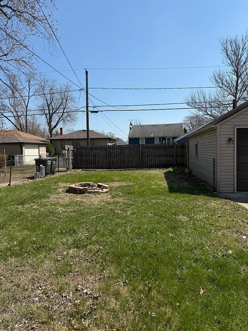 4 bed, 1700 sqft, $2,550 — Photo 2