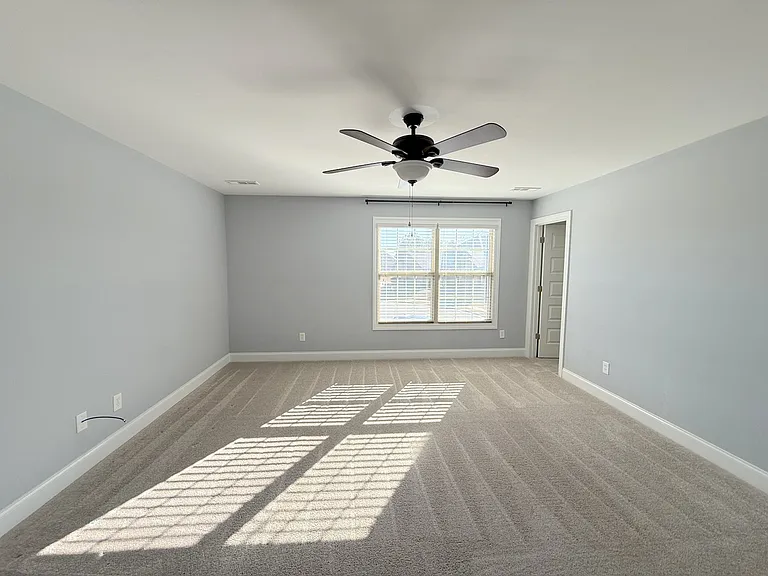 218 Woodgrove Dr NW — Photo 29