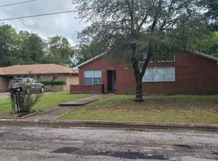 207 Rainey St, Bonham, TX 75418