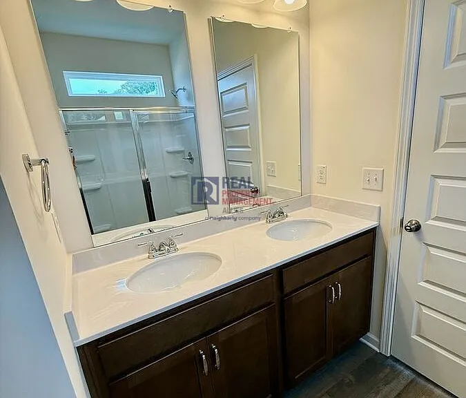 330 Skye Ln — Photo 8