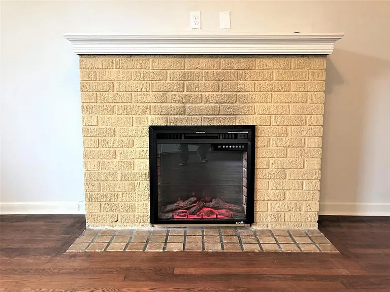 3219 Rogers Ave — Photo 3