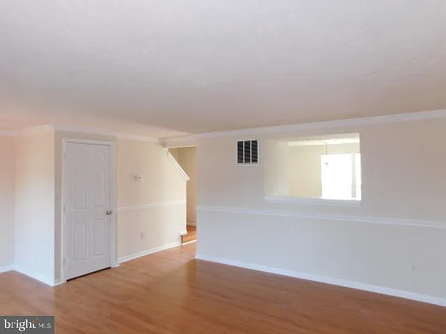 4 bed, 2.5 bath, 1720 sqft, $2,500 — Photo 3
