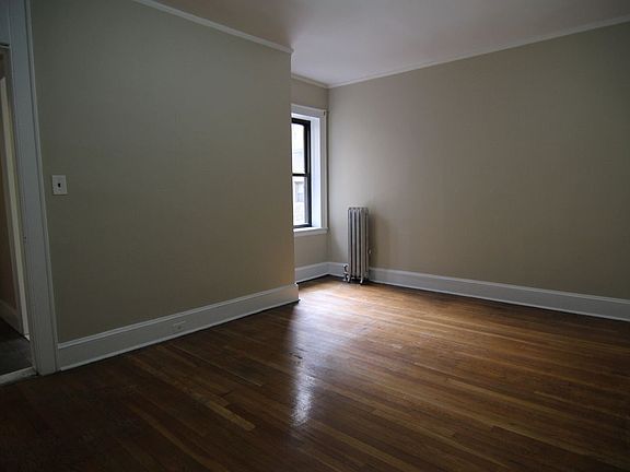 5th image of 2048 31st St APT A6