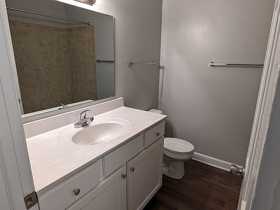 2nd image of 319 Rhynewood Dr