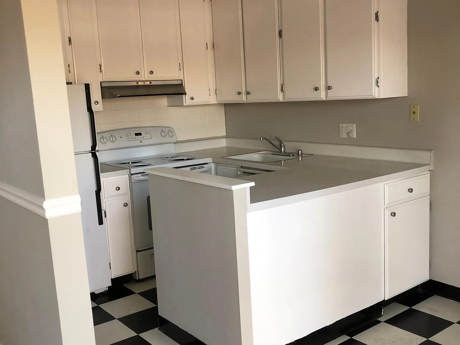 1 bed, 668 sqft, $1,600 — Photo 2