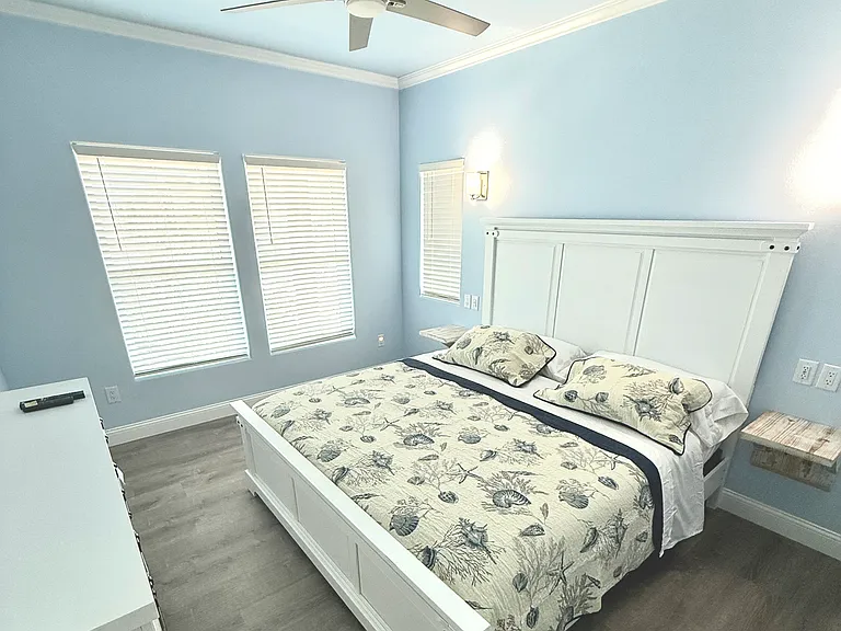 224 W Oaks Ave #B — Photo 11