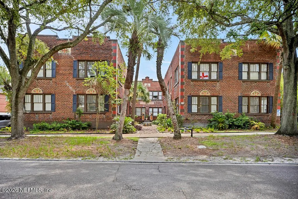 1 bed, 1.0 bath, 750 sqft, $1,375 — Photo 1