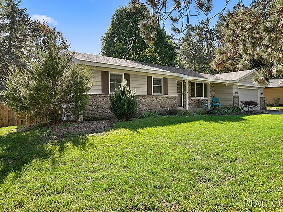 2nd image of 6242 Capitan Dr SE