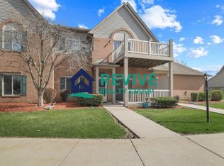 15715 Parkway Ln, Southgate, MI 48195