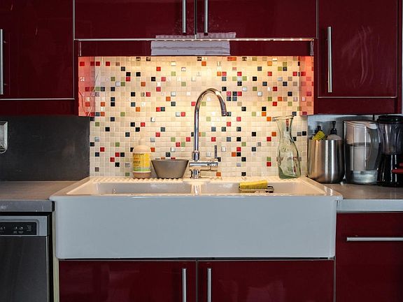Farmhouse Sink w/Mosaic