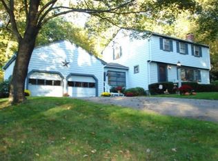 13 Country Club Dr, Walpole, MA 02081