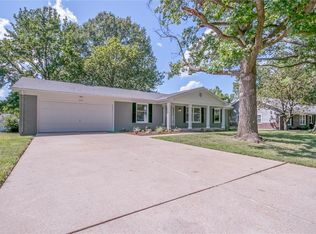 1025 Cla Terrace Ri Dr, Ballwin, MO 63011