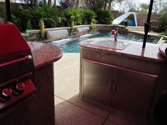 Outdoor Grill area/pool
