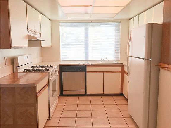 4th image of 6223 Craigmont Ave #0