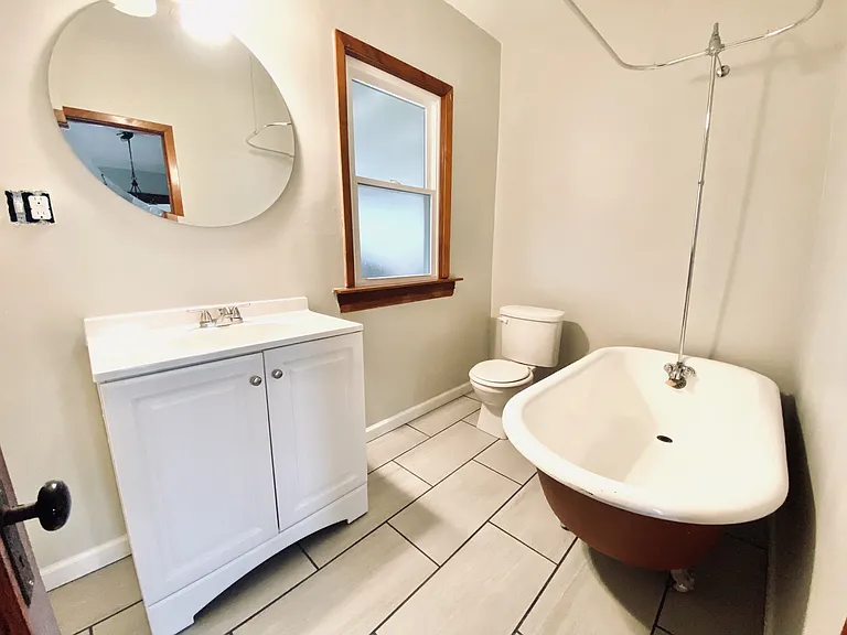 3900 Robert Ave — Photo 5