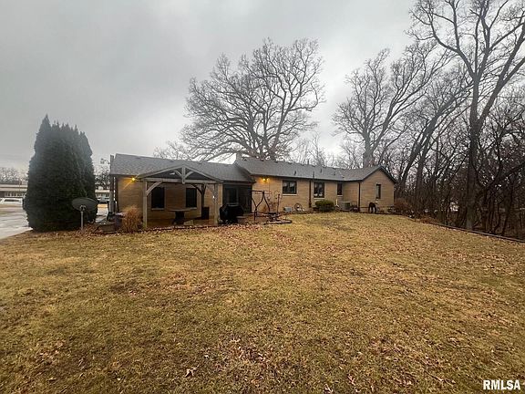 2nd image of 2831 31st Ave