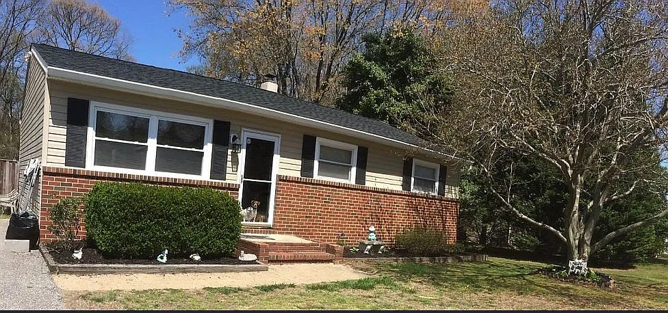 464 Martin Dr photo 1