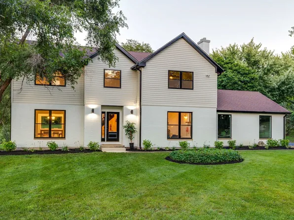 40566 N Sunset Dr, Antioch, IL 60002