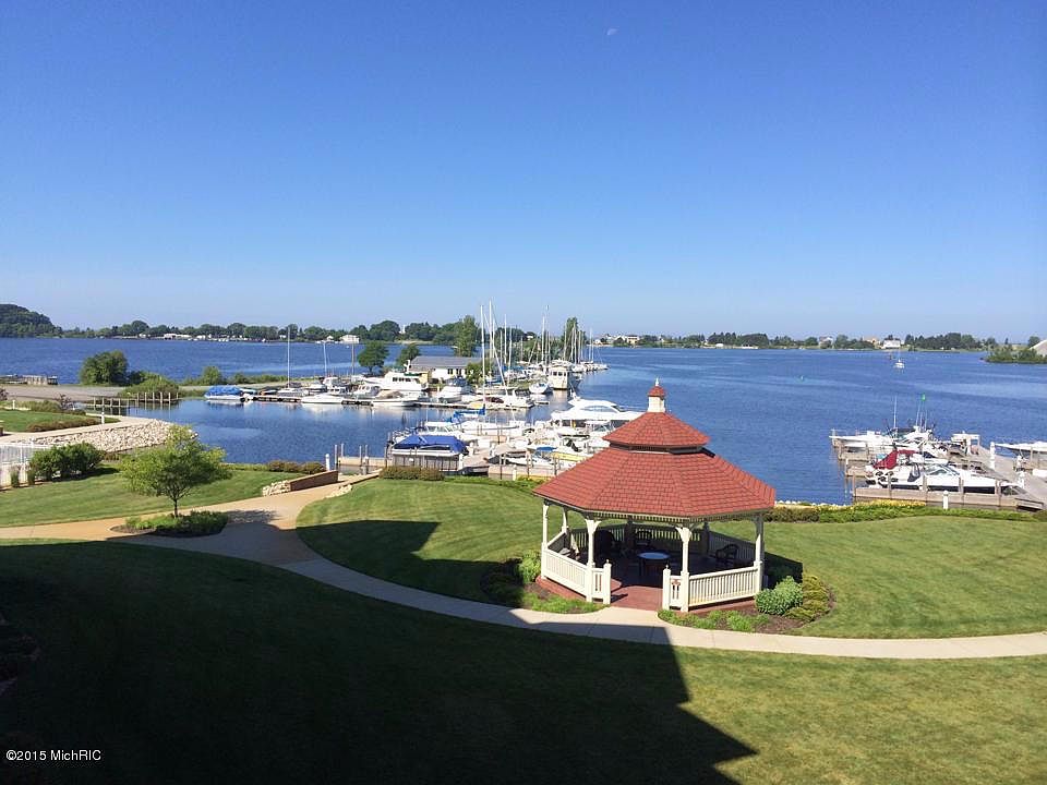 221 Lakeside Dr Ludington MI Zillow