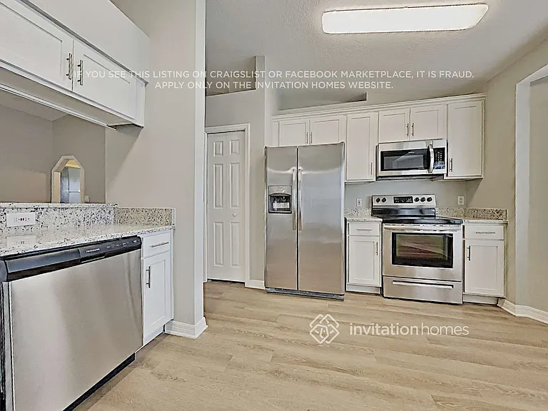 2451 Sweetwater Blvd — Photo 6