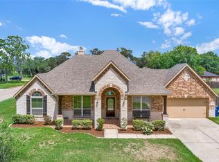 2 Cypress Point, West Columbia, TX 77486
