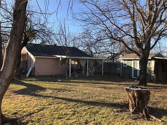 4th image of 1625 Peach St
