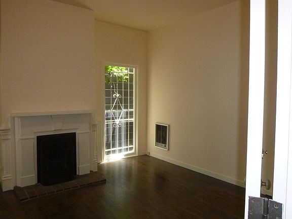 5th image of 2121 Bush St #A