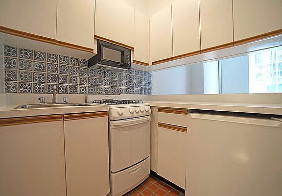 3rd image of 326 E 81st St APT 1FE