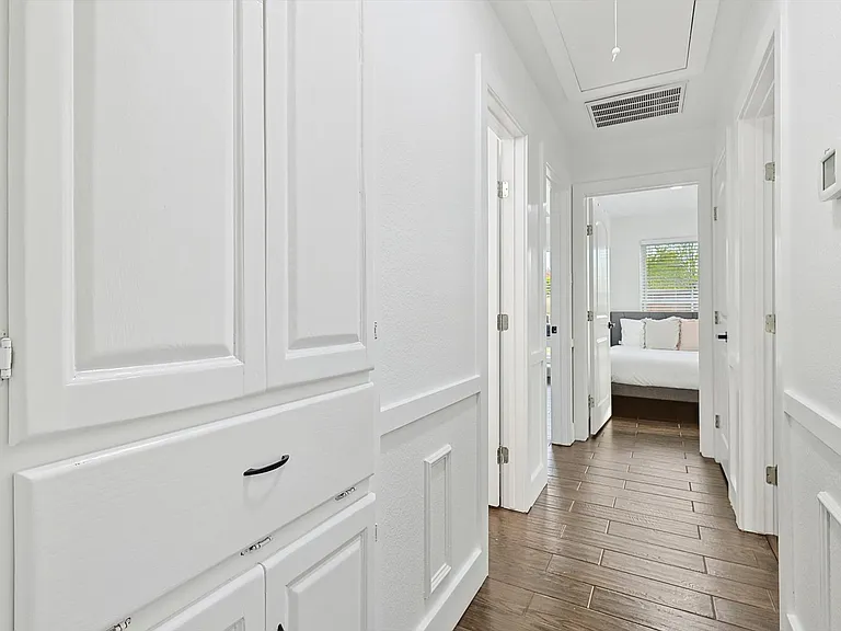 3322 Darby Ln — Photo 65