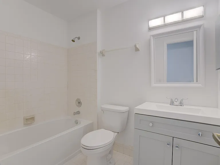 4698 Arthur St — Photo 7