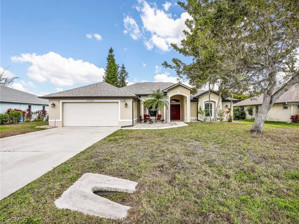 17221 Trappers Dr, Fort Myers, FL 33967