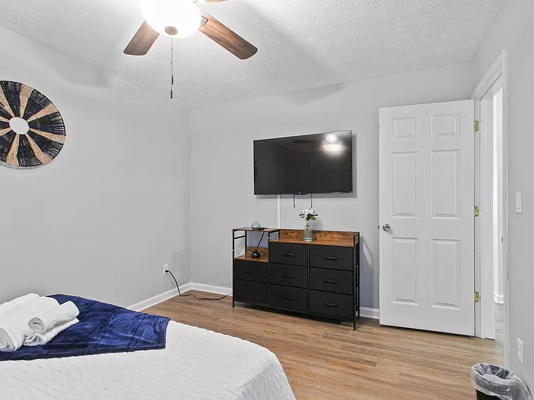 729 Sunny Field Ln — Photo 30