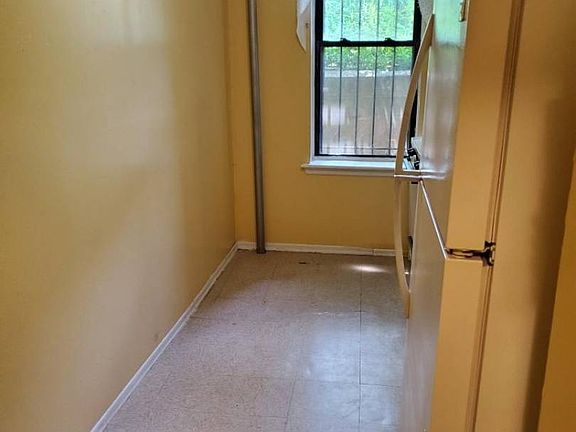 3rd image of 218 McLean Ave APT 7A