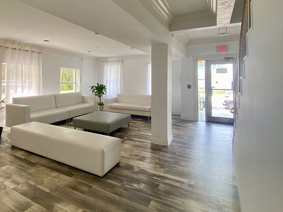 3rd image of 1521 Lenox Ave #106-1