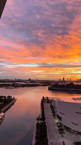 888 Biscayne Blvd #2502 Photo 1