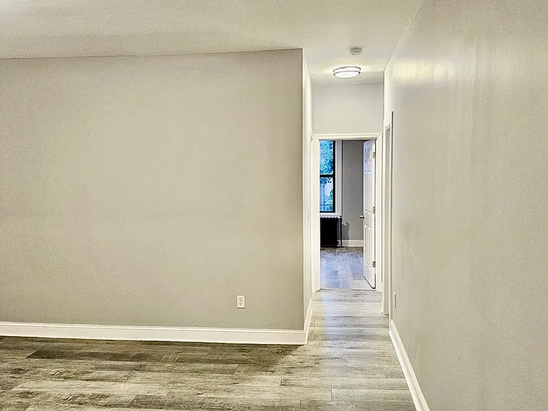 200 Glenwood Ave — Photo 3