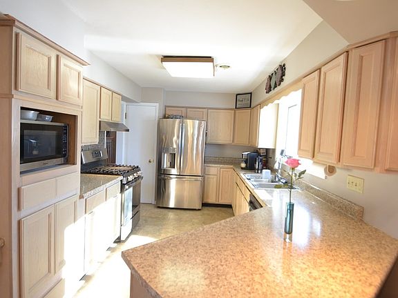 5th image of 23386 Dogwood Ln