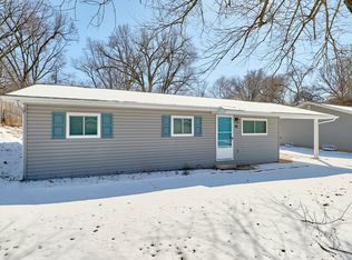 28 Lark Ave, Saint Charles, MO 63301