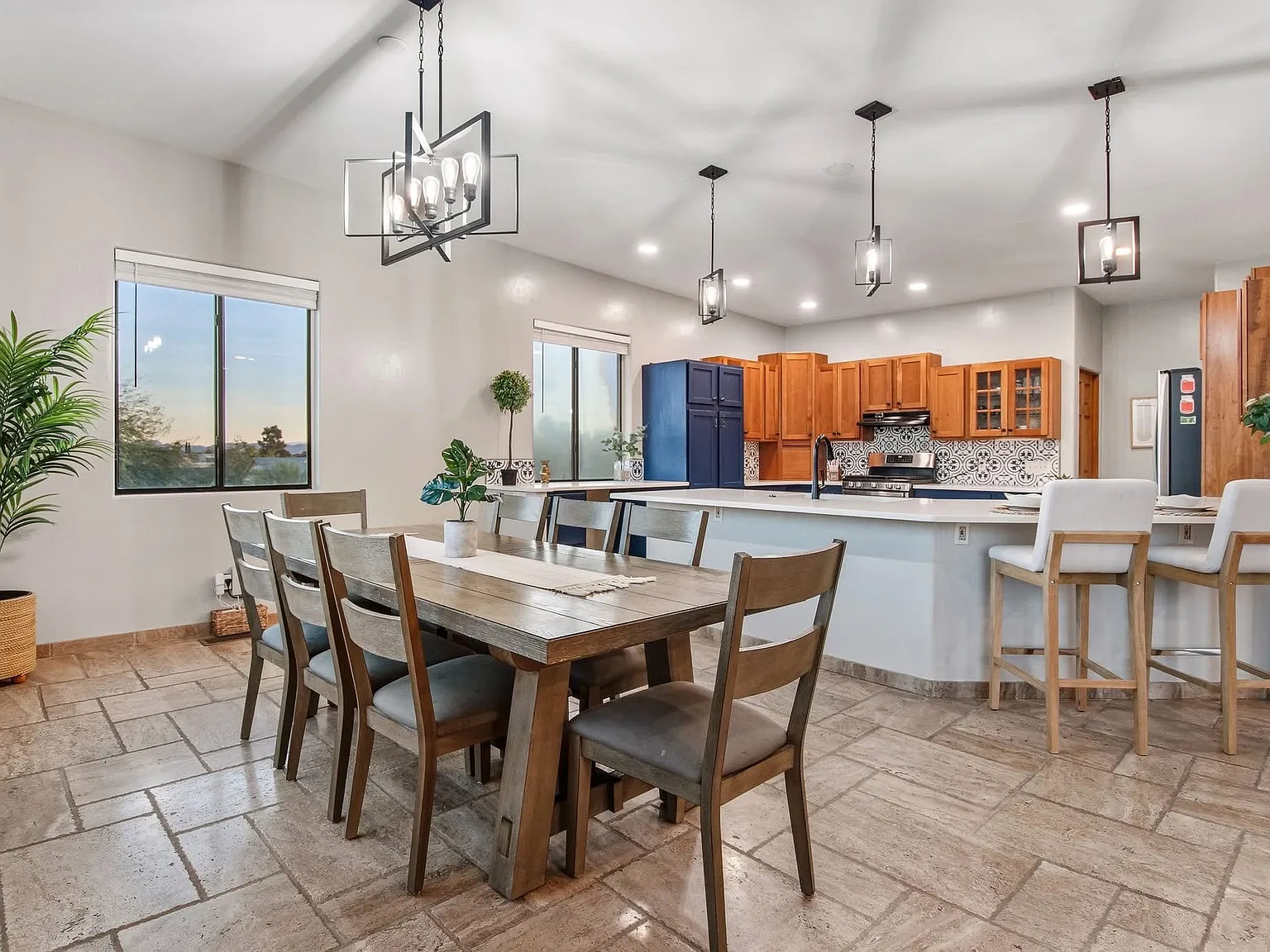 6 bed, 3472 sqft, $5,000 — Photo 4