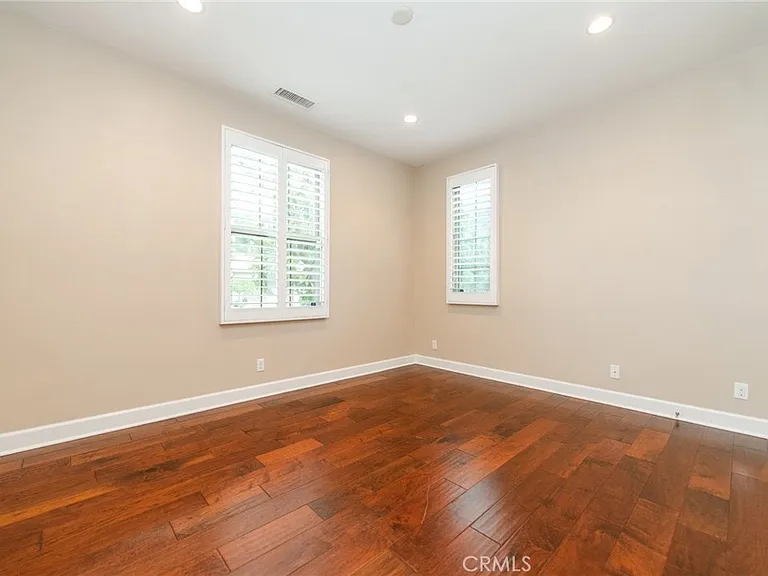 55 Hazelton — Photo 14