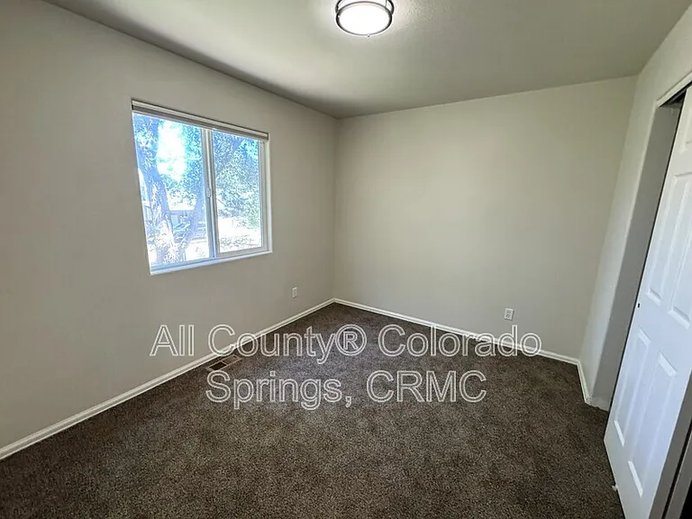235 Ellers Grv — Photo 19